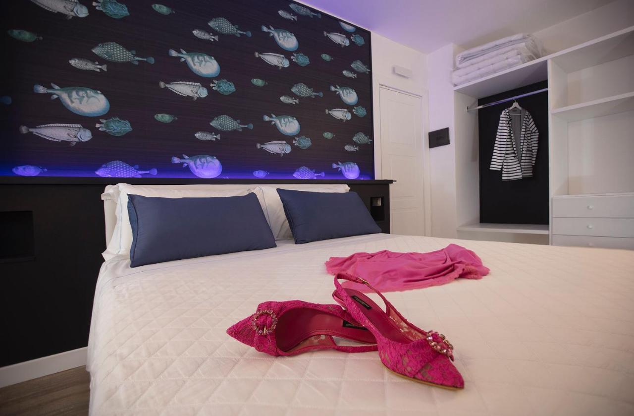 B&B La Porta Sulla Spiaggia Куарту-Сант'Елена Екстер'єр фото